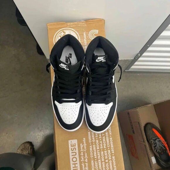 Air Jordan 1 Retro High OG 'Black White 2.0' DZ5485 010 Size 10 New With Defects - Picture 3 of 8
